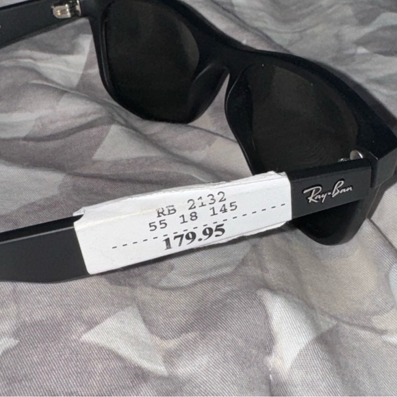 Ray Ban Wayferer Sunglasses - Picture 4 of 5